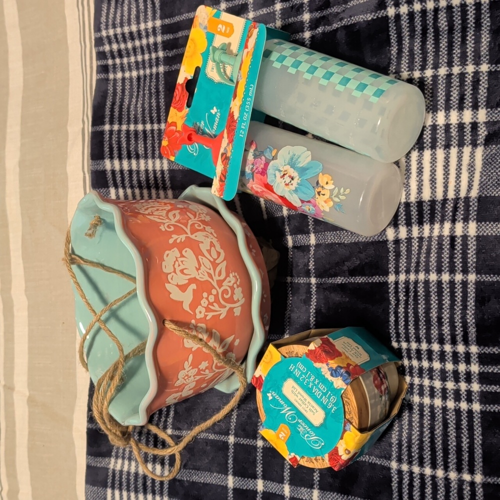 Pioneer woman/ set of three